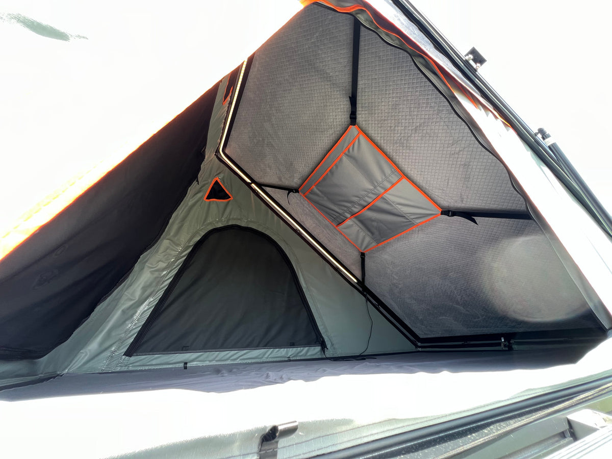 Apex4WD NOMAD Aluminium Hard Shell Roof Top Tent