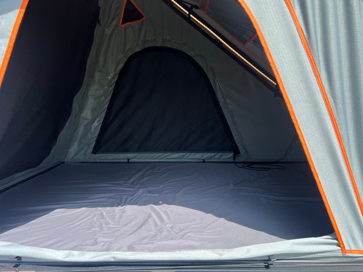 Apex4WD NOMAD Aluminium Hard Shell Roof Top Tent