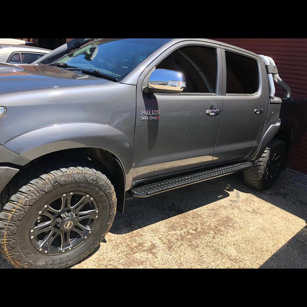 Heavy Duty Rock Slider Side Steps for Toyota HILUX (2005-2026) Mk6 Mk7 Mk8 Black 4x4