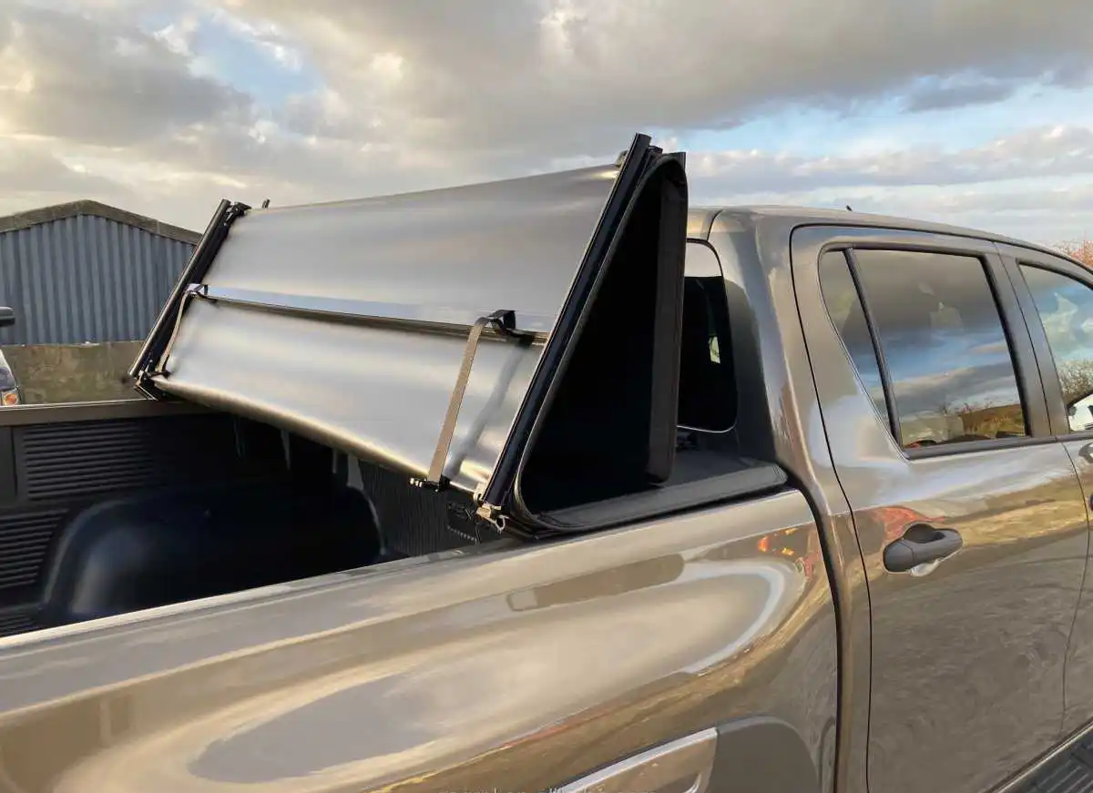 BLACK TRI-FOLD SOFT TONNEAU TRUCK BED COVER for MITSUBISHI L200 (2015+) Mk7