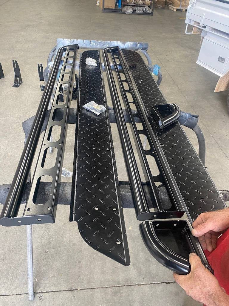 Universal Side Steps for 4x4 & Pickup Trucks - Steel Metal Off Road 4x4 Rock Sliders